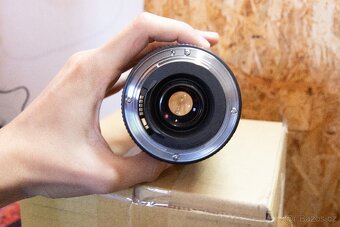 Canon EF 75-300mm f/4.0 - 5.6 III Zoom - 4