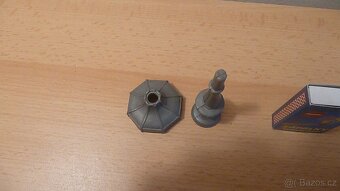 miniaturní cínové dekorace asi pro panenky - 4