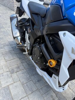 Suzuki GSR 750 - 4