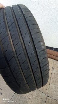Goodyear 205/60R16, rozteč 5x114,3 - 4