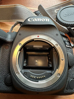 Tělo Canon EOS 5D Mark IV černé, TOP stav - bez závěrky 3000 - 4