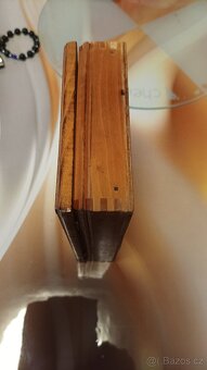 Stará krabička na cigarety. - 4