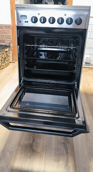 Sklokeramický sporák - málo používaný (400V) - 4