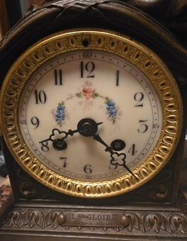 Bronzová socha a hodiny Francie. - 4