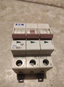 Třífázový jistič 32 A, Eaton - 4