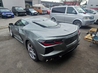 Chevrolet Corvette - 4