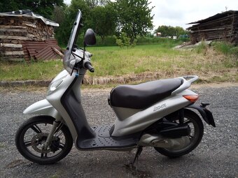 Prodám skútr Peugeot Looxor 100 2T r.v 2002 - 4