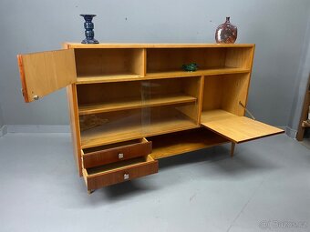 Retro knihovna - 4