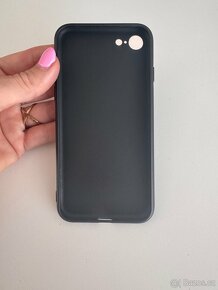 NOVÝ Kryt na mobil Apple SE černý - 4