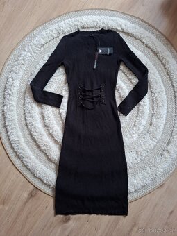 Černé šaty s vázáním Guess - 4