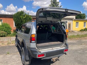 Mitsubishi Pajero Sport 2,5 D - 4