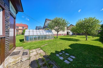 Prodej rodinného domu se 2 byty, dvougaráží a zahradou v Tru - 4