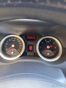 Megan 2 Kombi 2005 1.6 LPG 83 kwt. 251000 km - 4