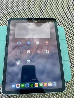 Apple iPad Air 5. gen M1 - 4