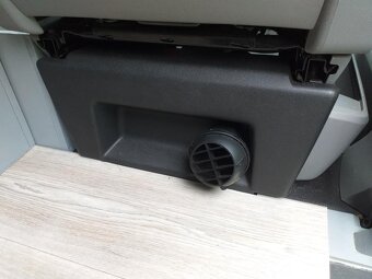 Prodám obytný vůz VW T5 long verze pro 2 osoby - 4