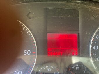 VW Touran 1,9 TDi na opravu nebo ND - 4