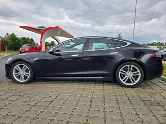 Tesla Model S85D Nabíjení zdarma - 4