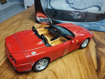 Ferrari 550 Barchetta 1/18 Hot Wheels - 4