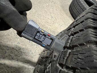 Prodám pneu 225/70R15C - 4