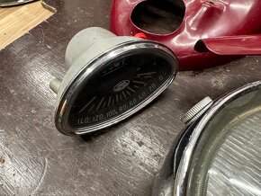 Vrchní a spodní maska, tachometr, prední svetlo, ULOŽENKA - 4