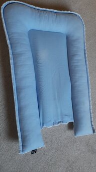 daruji dva mantinely do postýlky a hnízdečko pro miminko - 4