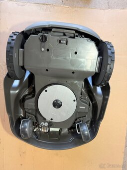 Robotická sekačka Husqvarna Automower 410XE - 4