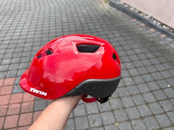 Dětské kolo Specialized a přilba - 4