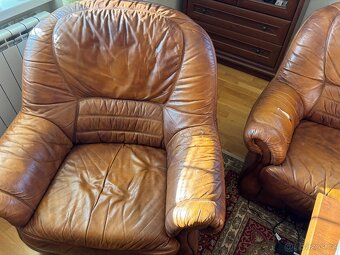 starší kožena sedačka - 4