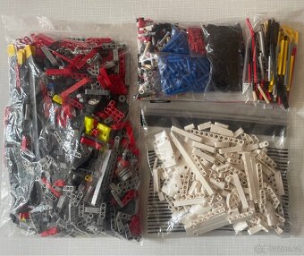 Lego Technic 42145 záchranářský vrtulník Airbus H175 - 4