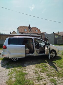 VW Sharan 2.0 TDI (manual) 2011 panorama - 4