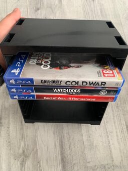 Ps4 Pro 1T + vše k tomu - 4