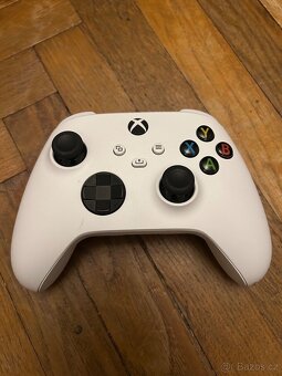Xbox One S model 1681 - 4