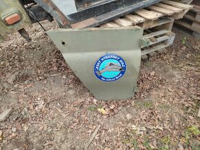 GAZ 69 ARO, rám na motorky, uhlová skříň - 4