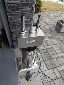 Prodám elektrickou plničku klobás - 4