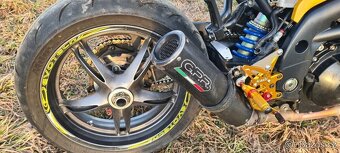 Triumph Speed Triple 1050 - 4