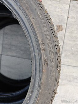 Bridgestone 215/40r18 - 4