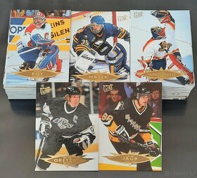 1995-96 Fleer Ultra téměř Kompletni set 400 karet - 4