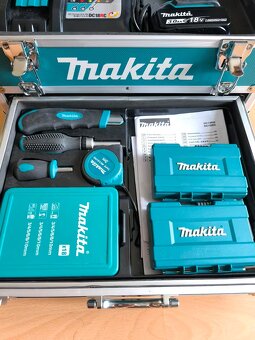 Makita aku vrtačka DHP453 s kufrem a vším příslušenstvím - 4
