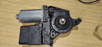 motory spouštění oken/ řídící jednotky dveří koncern vozidla - 4