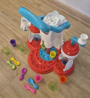 Play Doh výrobník zmrzliny - 4