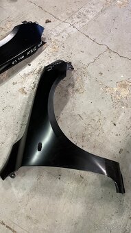 Mazda 3 přední blatníky - 4