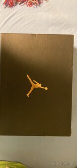 AIR JORDAN 1 MID "LIGHT SMOKE GREY" - 4