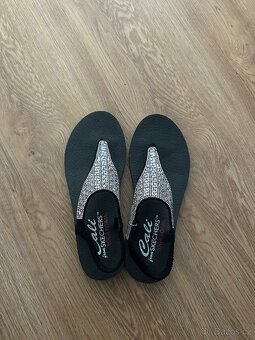 Dámská obuv značky Skechers - 4
