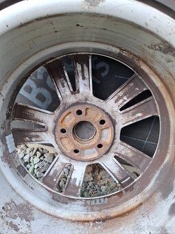 Alu kola Volvo 235/45/17 R17 + zánovní letní pneu Point S - 4