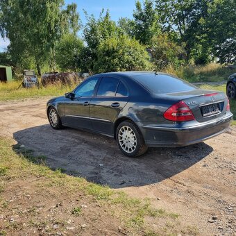 Mercedes-Benz E270 - 4