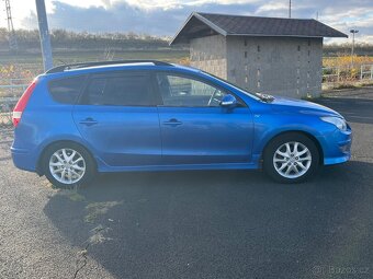 Hyundai I30cw 1,6i 92kw VYHŘÍVANÁ SEDADLA - 4