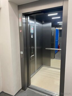 Pronájem garážového stání na Pankráci - 4