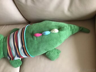 krokodyl plysovy v tricku - 4