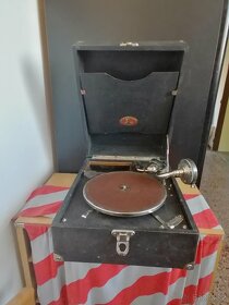 Prodám starožitný gramofon na kliku. - 4