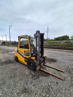 Vysokozdvižný vozík DESTA D35K, nosnost 3500Kg,diesel - 4